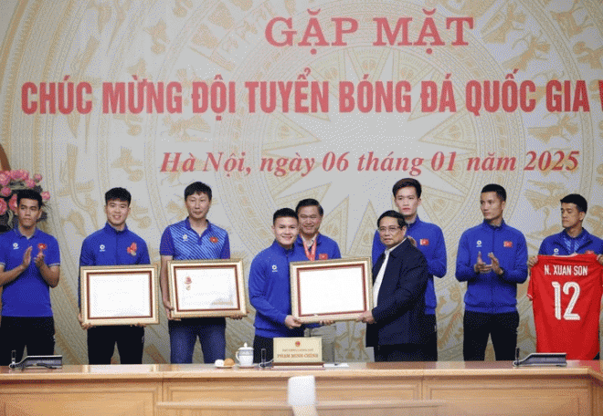 quang hải nhận 3 huy chương  4