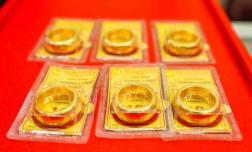 Giá vàng giảm mạnh nhất 10 năm nhưng thay vì bán người dân Thái Lan, Mỹ... tranh thủ mua vào, vì sao?