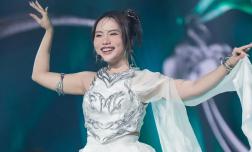 Phương Mỹ Chi bất ngờ gặp sự cố 'quên bài' trước hàng trăm khán giả