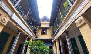 Toàn cảnh căn biệt thự 800m2 của đại gia giàu nhất phố cổ Hà Nội xưa: Nội thất toàn gỗ quý hiếm