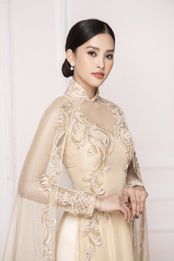 Hoa hậu Tiểu Vy, NTK Ngô Nhật Huy, Sao việt
