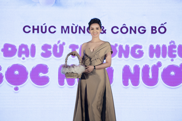 Ngọc Trinh,Lã Thanh Huyền,Ngọc Nhũ Nương