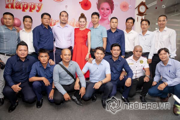Hoa hậu Bùi Thị Hà, sao việt