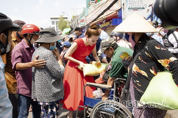 Hoa hậu Bùi Thị Hà, sao việt