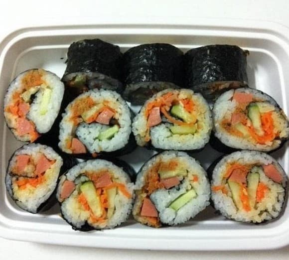 Cơm sushi làm theo cách này cực hấp dẫn, cơm cuộn đẹp, đủ dinh dưỡng và ngon! Nhưng tiếc là nhiều người không biết!