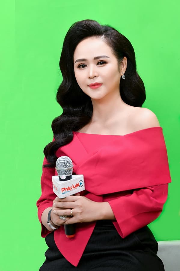 Bùi Thanh Hương, Hoa hậu Ngọc Hân, Hương Giang, Nữ doanh nhân & khát vọng về vẻ đẹp hoàn mỹ