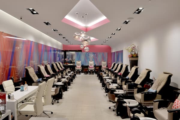 Images Luxury Nail Lounge, Nghề nail
