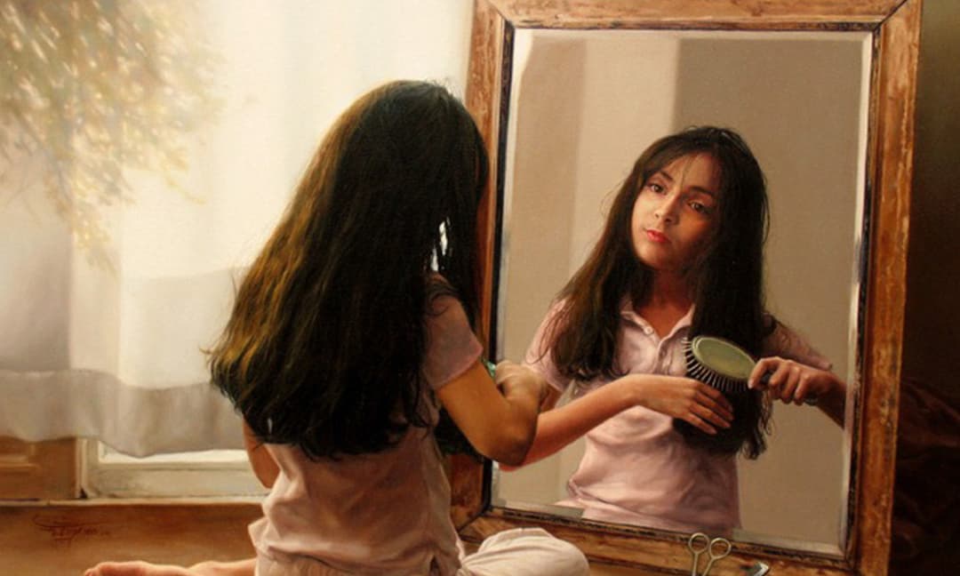 Видеть себя в зеркале с длинными волосами