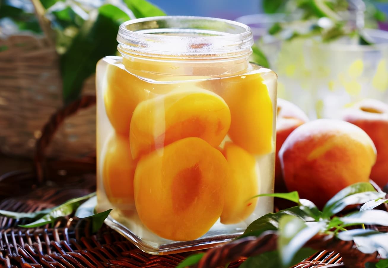 Đào ngâm đóng hộp tại nhà ăn rất ngon, ngọt và không phụ gia, nhưng khi  ngâm nhớ chú ý 2 điều để món ăn đạt chuẩn chất lượng