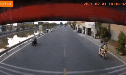 clip tai nạn, tai nạn giao thông, đâm vào đuôi xe ô tô