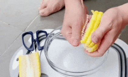 Clip mẹo tách hạt ngô trong vòng 10 giây có gì hot mà hút 6 triệu lượt xem?