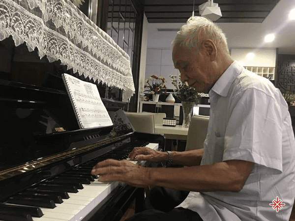 Nhạc sĩ Phạm Trường, sao việt
