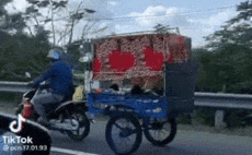 Ông bố gây tranh cãi khi chế xe giường nằm chở vợ con về thành phố mưu sinh sau Tết