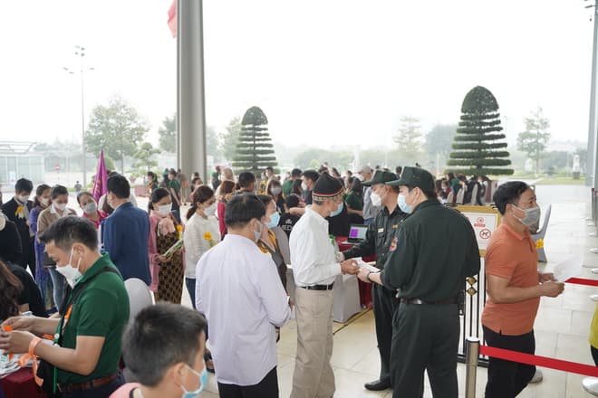 Dược phẩm Hoàng Hường, Hoàng Hường