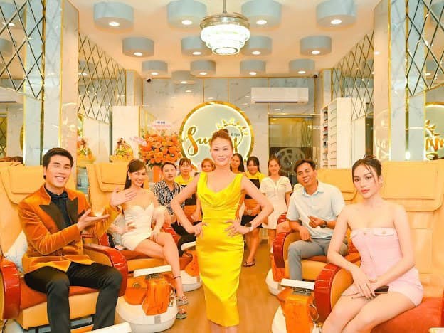 Hoa hậu xuân nguyễn, Sunny Nails & Spa