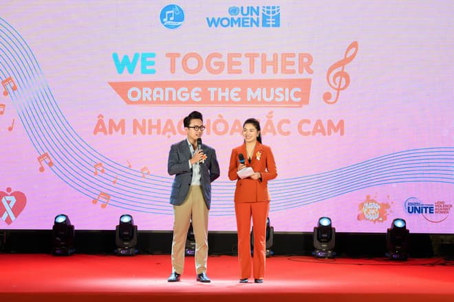 We Together - Âm nhạc hoà sắc cam, Chương trình âm nhạc đường phố