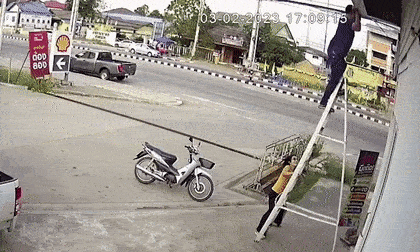 clip hot, clip tai nạn, văng khỏi xe sau tai nạn