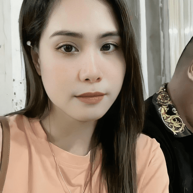 Tiktoker Thu Hương, review ẩm thực, giới trẻ