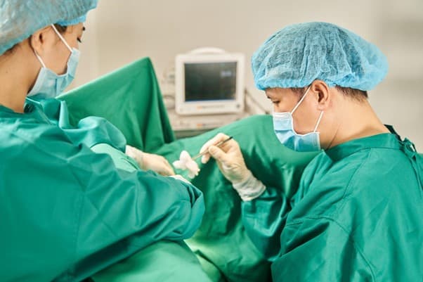 Bác sĩ thẩm mỹ Bùi Hải Nguyên, phẫu thuật thẩm mỹ,  công nghệ hút mỡ Vaser Lipo, nâng ngực nội soi không chạm