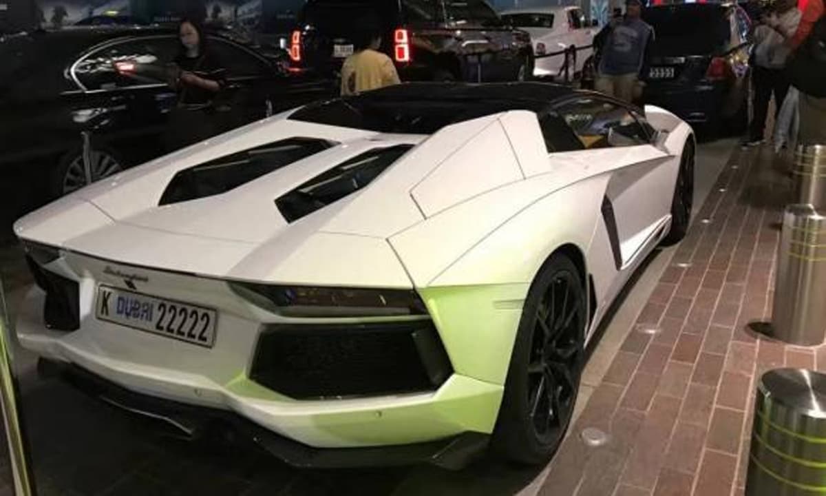 Siêu xe 500 triệu của Thái tử Dubai nhanh hơn cả máy bay. Nhìn nội thất: Không có vô lăng, ngồi lưng mà lái? Siêu Xe 500 Triệu Của Thái Tử Dubai Nhanh Hơn Cả Máy Bay. Nhìn Nội Thất: Không Có Vô Lăng, Ngồi Lưng Mà Lái?
