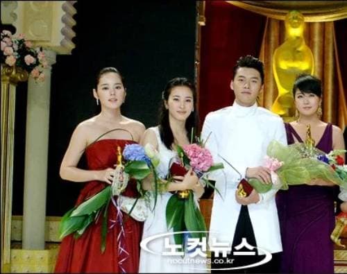 Ảnh cũ của Hyun Bin và 3 mỹ nhân nổi tiếng xứ Hàn: Người đẹp diện đầm đỏ giống Son Ye Jin đến lạ