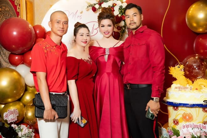 Hoa hậu Bùi Thị Hà, sao việt