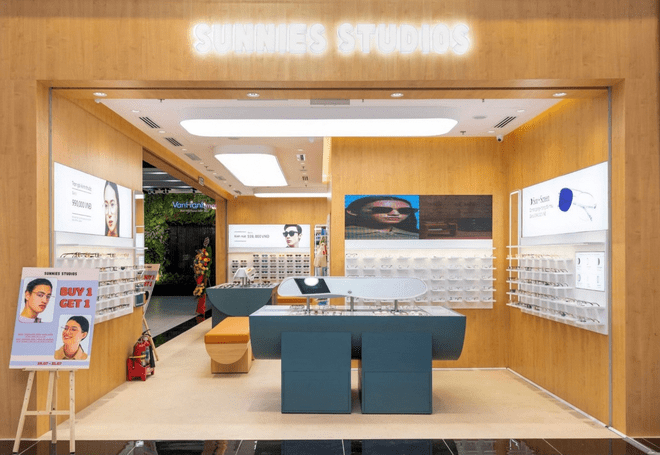 Sunnies Studios, mắt kính thời trang, Kính hàng hiệu
