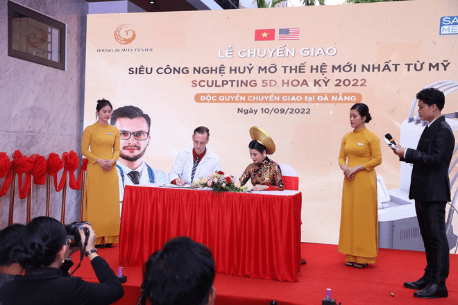 CEO Trần Thị Hương, Huong Beauty Center, Huong CEO International Cosmetics