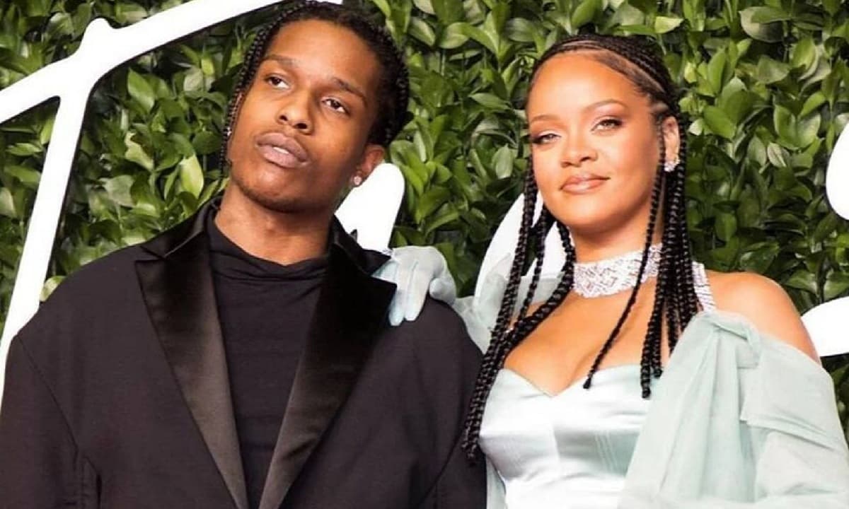 View - 'Ca sĩ tỷ phú' Rihanna hạ sinh con thứ hai cho bạn trai A$AP Rocky