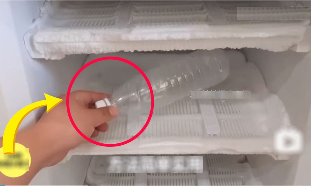Đừng xúc đá trong tủ lạnh nếu nó bị đóng tuyết! Tất cả những gì bạn cần là một chai nhựa, đá bám sẽ được lấy ra ngay sau 3 phút