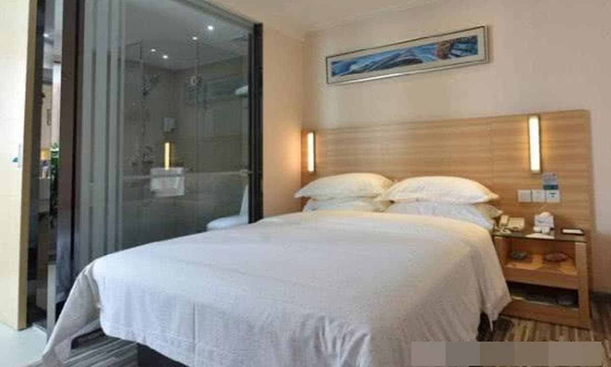 Tại sao nên bật đèn phòng tắm khi ngủ trong khách sạn?