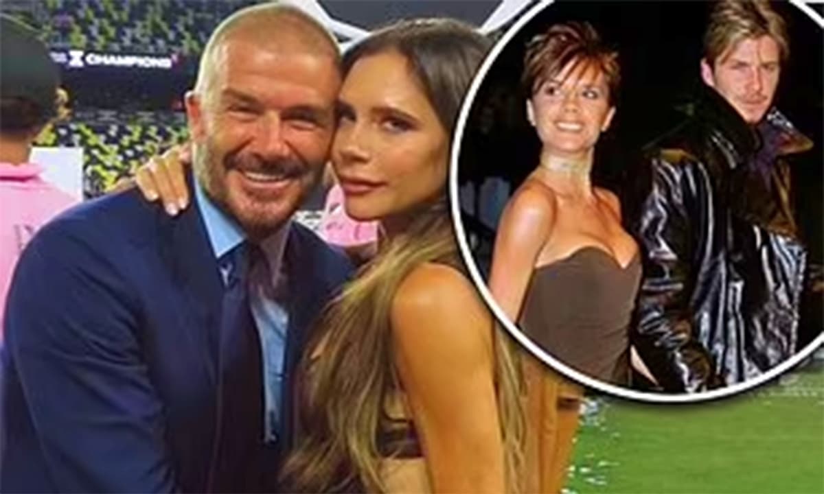 View - Victoria coi chồng David Beckham như 'đứa con thứ năm' trước khi suy ngẫm về những đêm hẹn hò lãng mạn của họ