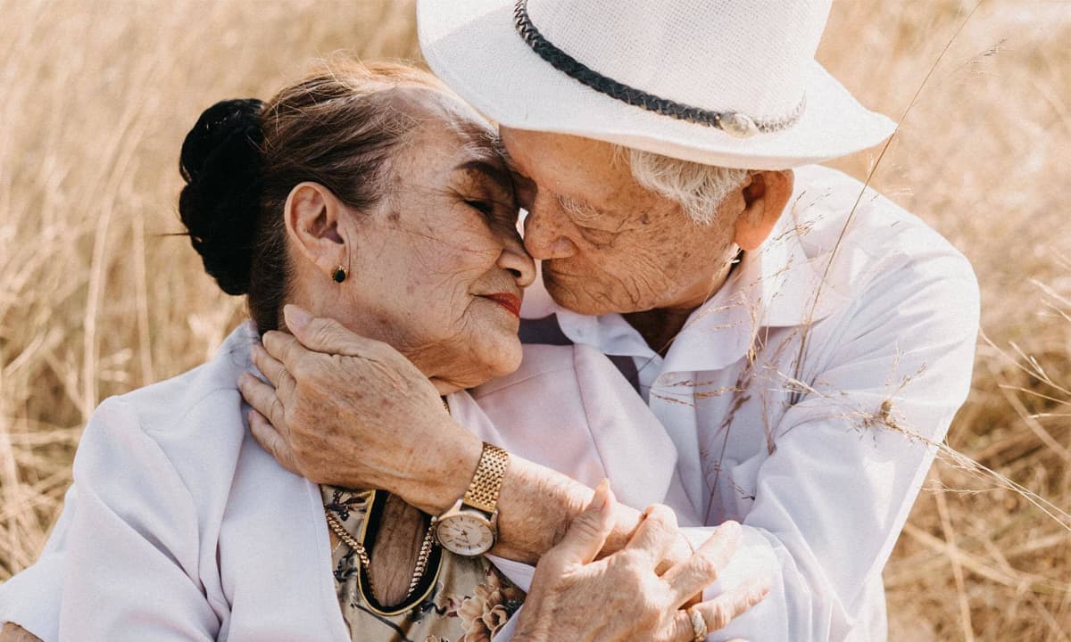 View - Tại sao người già và trung niên thường ngừng hôn nhau? Muốn biết lý do hãy nghe tâm sự rất thật của 3 người này 
