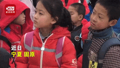 Chung Gia Hiền, cô bé 7 tuổi cười tỏa nắng, clip hay