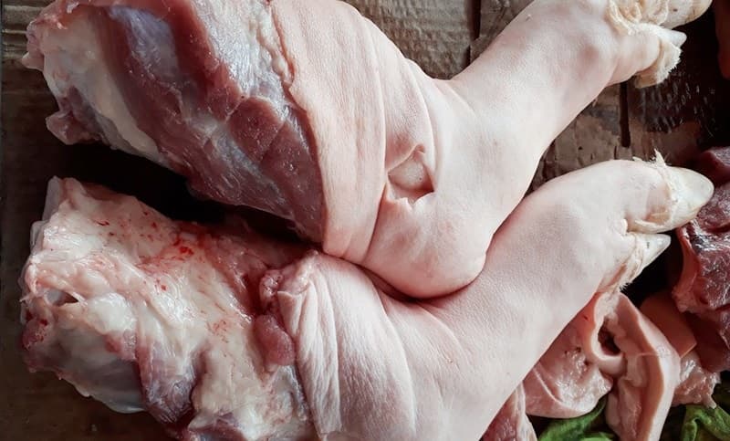View - Khi mua chân giò lợn, đừng chỉ chọn những chân to! Lão hàng thịt: Nhìn 3 nơi này bạn sẽ chọn được chân giò lợn ngon nhất