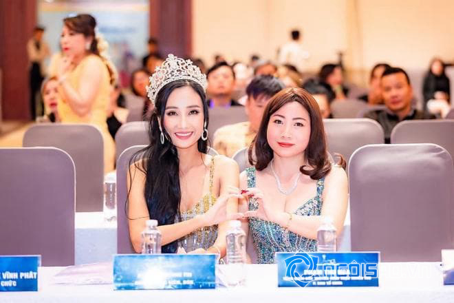 View - Hoa hậu, diễn viên Huỳnh Thi cùng lúc làm giám khảo và huấn luyện viên cho 2 cuộc thi sắc đẹp