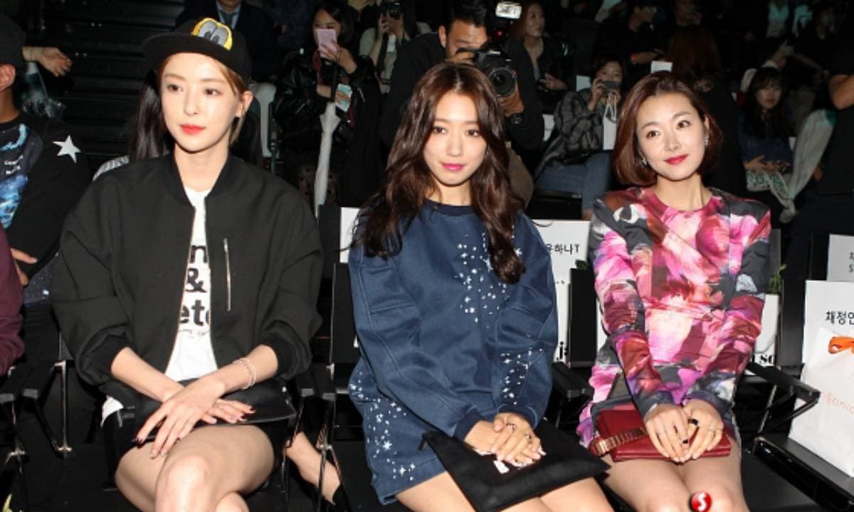 View - Park Shin Hye 'lép vế' khi ngồi bên cạnh 'Ác nữ đẹp nhất màn ảnh Hàn' và mỹ nhân 'Gia đình đá quý' 