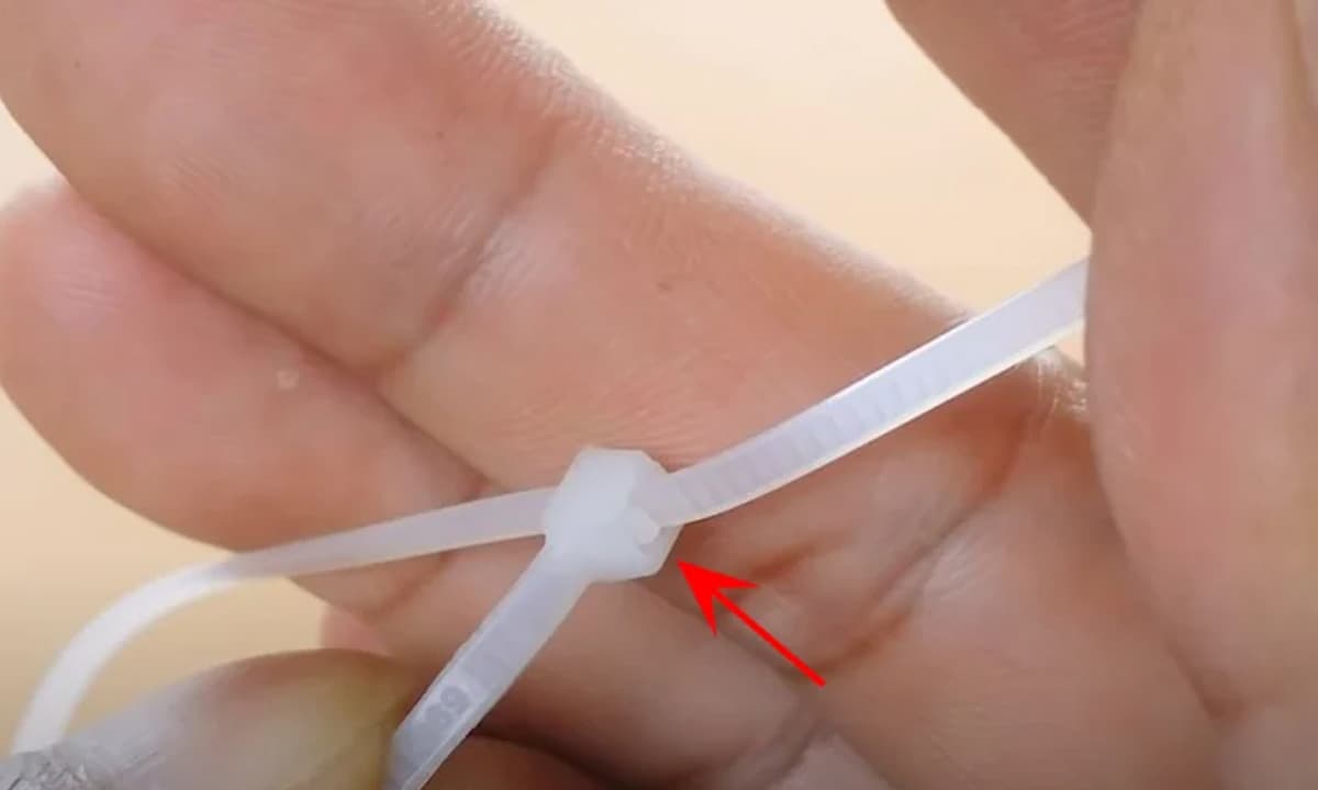 View - Tháo dây rút nhựa không cần kéo cắt, dùng tay không cũng làm được, nhắm đúng điểm này phút mốt là xong