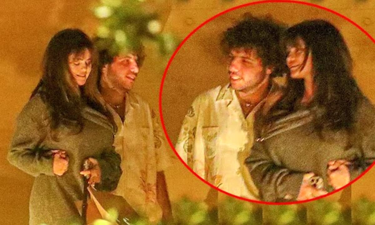View - Selena Gomez tình tứ bên bạn trai Benny Blanco khi thưởng thức bữa tối lãng mạn tại Nobu