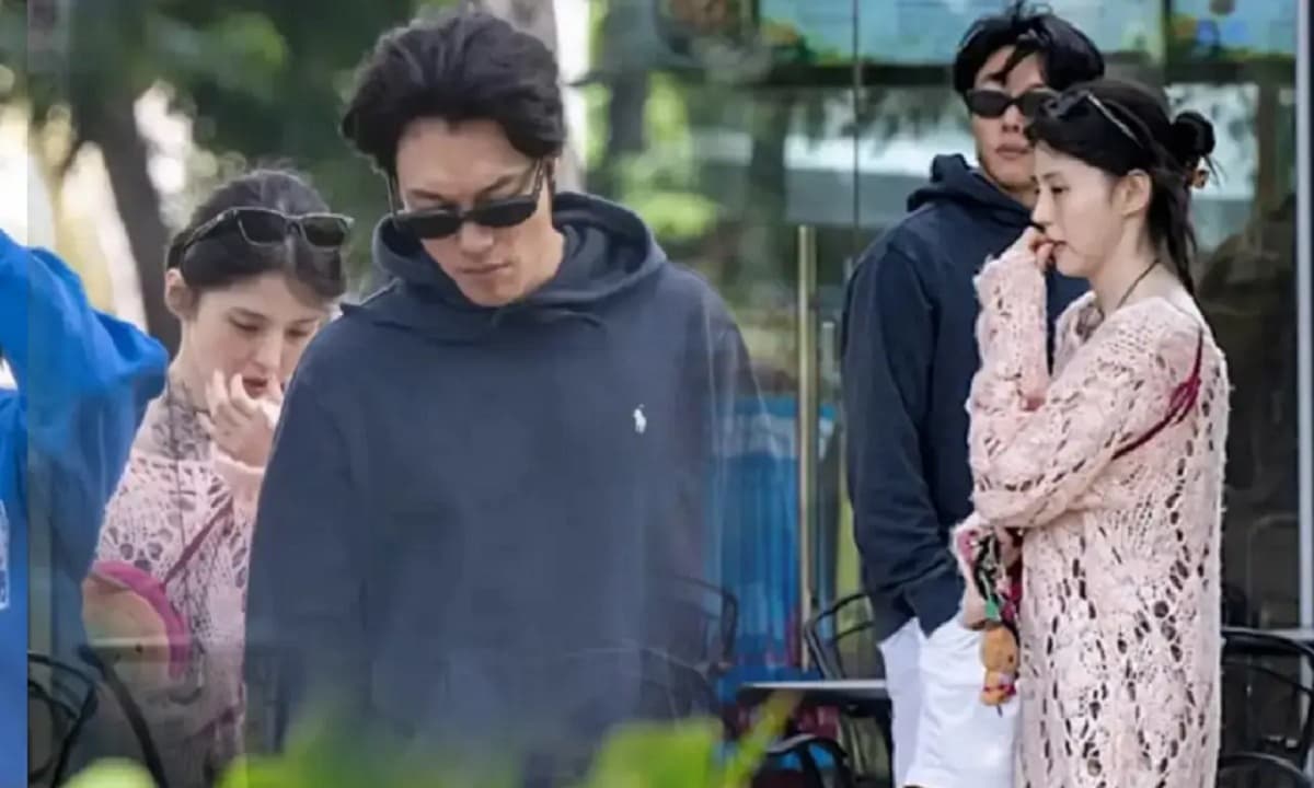 View - Dispatch tung ảnh hẹn hò của Han So Hee và Ryu Jun Yeol ở Hawaii, mặt đàng gái căng thẳng, đàng trai cũng chẳng hơn là bao