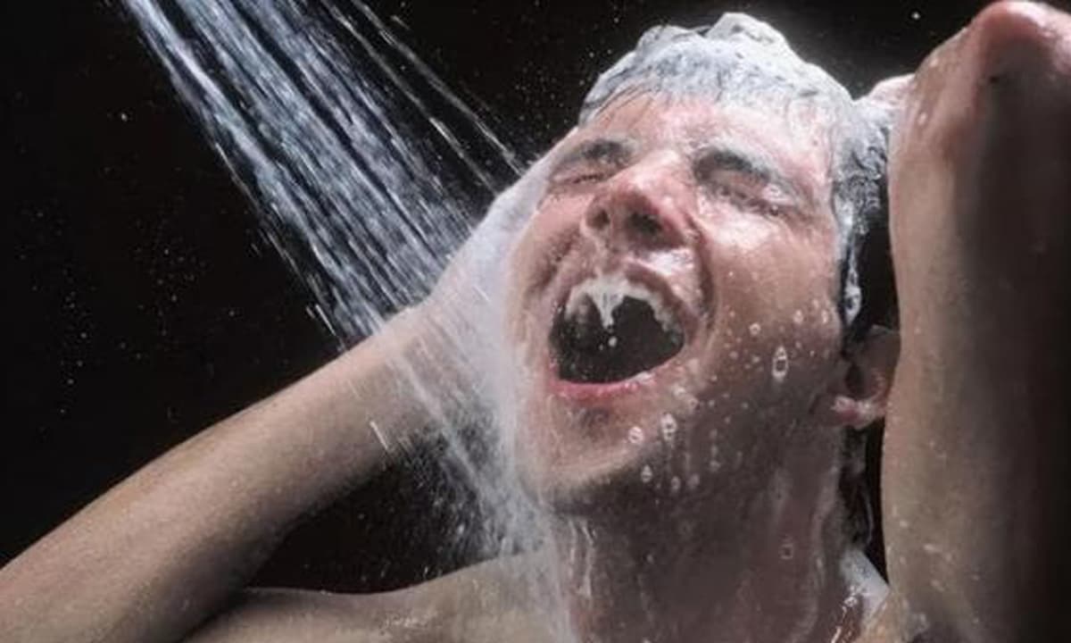 Tắm lâu hay tắm nhanh tốt hơn? Nhiều người phạm sai lầm này bảo sao bị ho, nghẹt mũi, mắc bệnh hô hấp