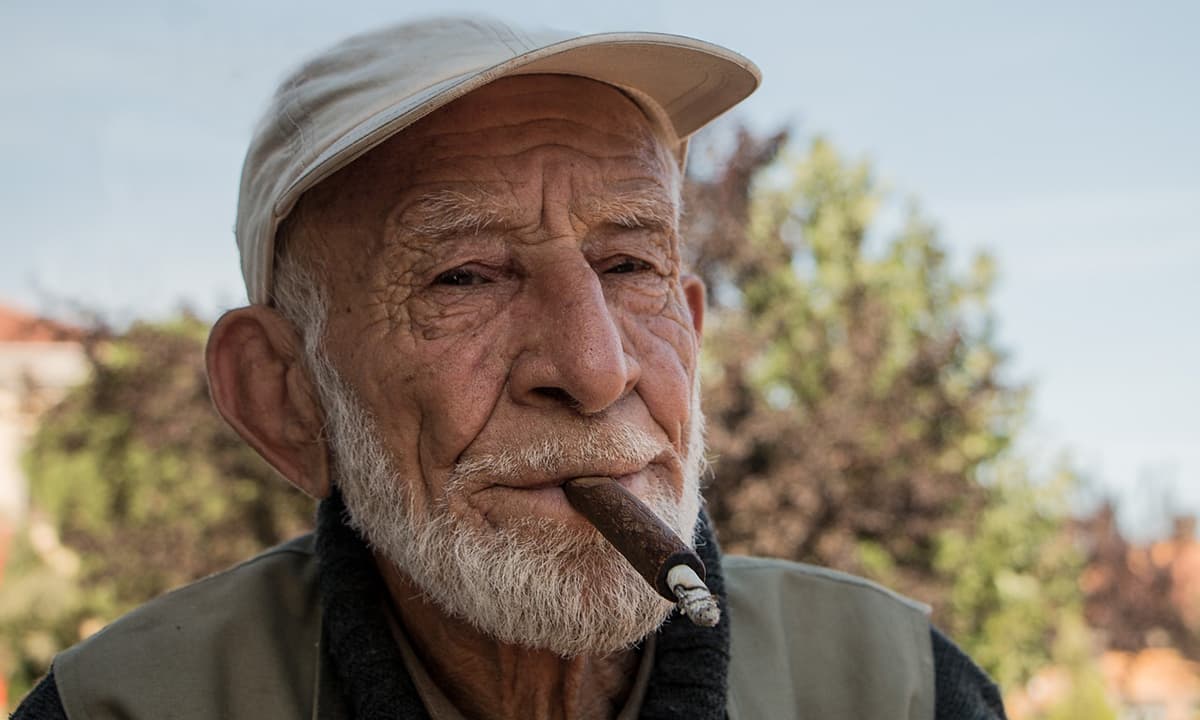 Người đàn ông hút thuốc đã 26 năm nhưng phổi vẫn hồng hào, bác sĩ nội khoa thẳng thắn nói: 6 thói quen đáng tham khảo