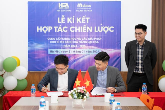 Thầy giáo Văn Hoa, kì thi Đánh giá năng lực, Trung tâm Luyện thi Quốc gia
