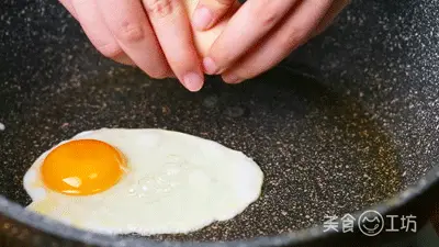 trứng ốp la, cách làm trứng ốp la không dính chảo