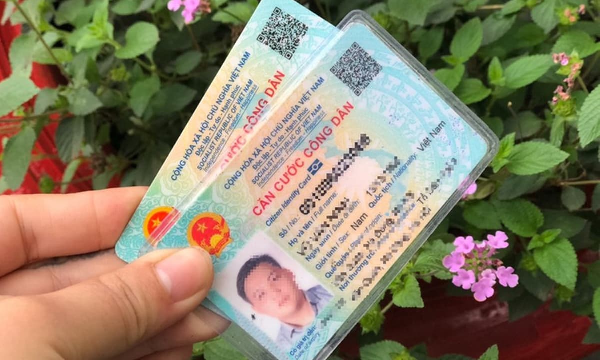 Người sinh 3 năm này sẽ bị phạt đến 500.000 đồng và tạm dừng toàn bộ giao dịch ngân hàng nếu không làm lại CCCD
