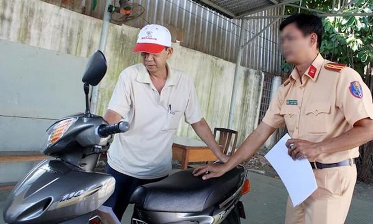 Kể từ bây giờ: Thủ tục sang tên xe máy không cần chủ cũ rất đơn giản, chỉ tốn 100 nghìn đồng