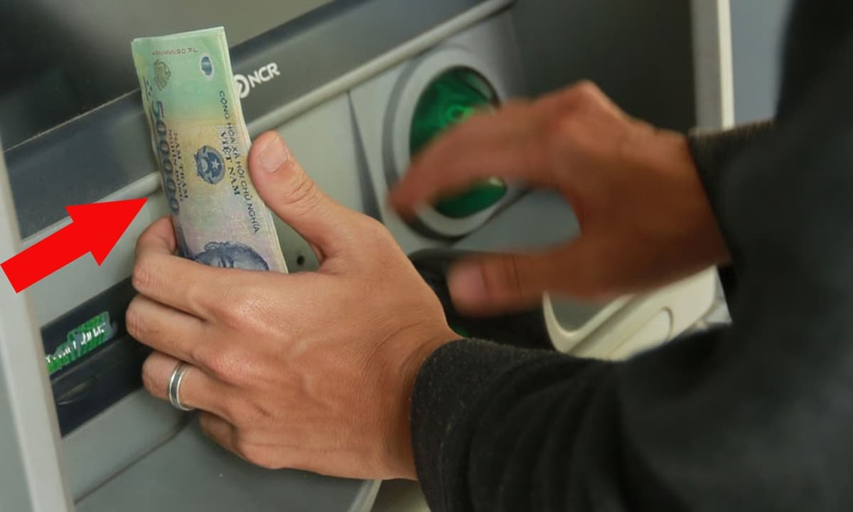 Hạn mức rút tiền qua thẻ ATM thay đổi: Từ nay, 1 ngày người dân được rút tối đa bao nhiêu tiền?