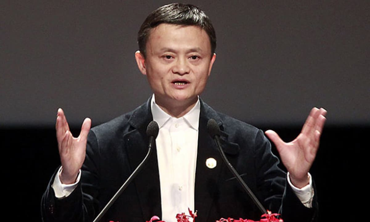 Tỷ phú Jack Ma khuyên: 20 tuổi đi làm thuê, 30 tuổi theo đuổi đam mê và 40 tuổi tập trung vào thứ quan trọng này
