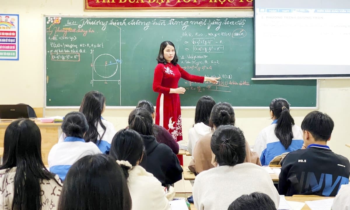 Tin vui lớn từ 1/7/2025, giáo viên được phong danh hiệu này sẽ nhận thưởng  tiền mặt lên tới gần 30.000.000 đồng
