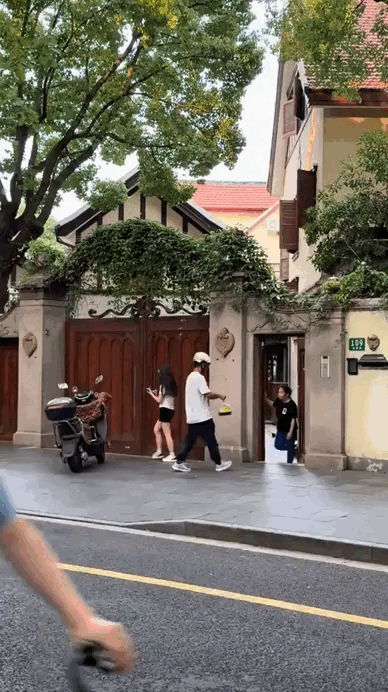 Cố Trác Đồng, biệt phủ, Thượng Hải, giới siêu giàu